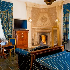 4* Otel Castello Della Castelluccia