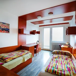 https://hostel-jarov-iii-f.praguehotelsweb.com